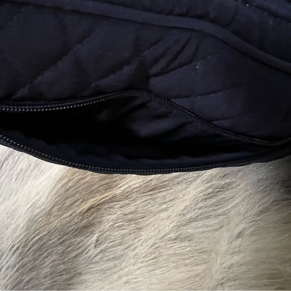 VERA BRADLEY Classic Navy Microfiber Travel Medicine Cosmetic Case Quilted - Picture 6 of 13